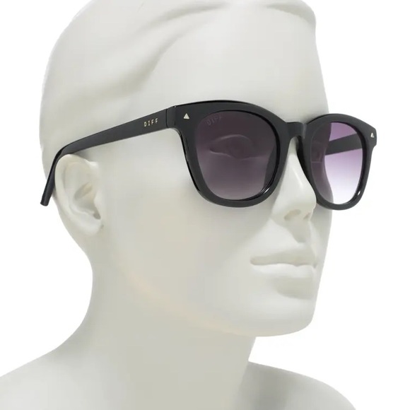 DIFF Quinn Sunglasses Black Frame Grey Gradient Lenses Unisex NWT - Picture 2 of 5